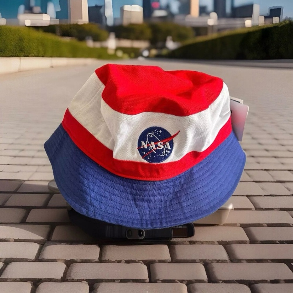 NASA Bucket Hat OSFM Red, White, Blue Space Station New with Tags Unisex